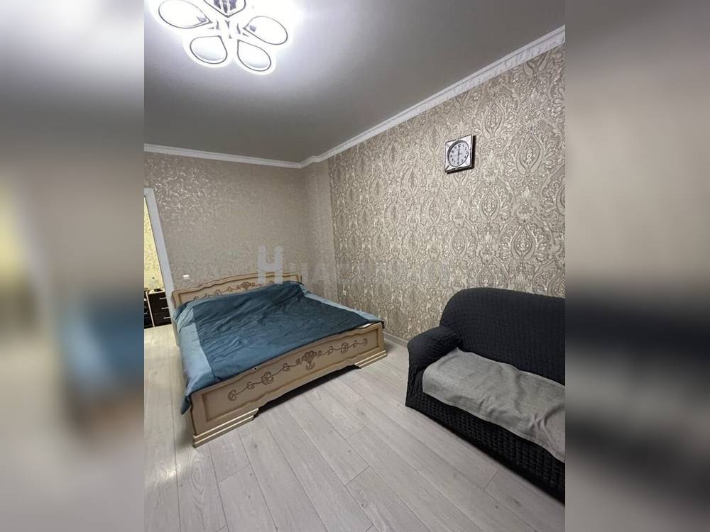 1-комнатная квартира, 47 м2 6/9 этаж, ул. Октябрьская - фото 2